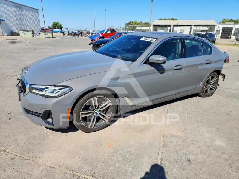 2021 BMW 530 фото