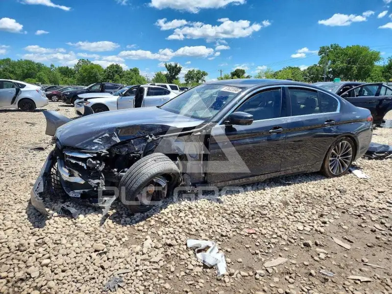 2021 BMW 530 фото