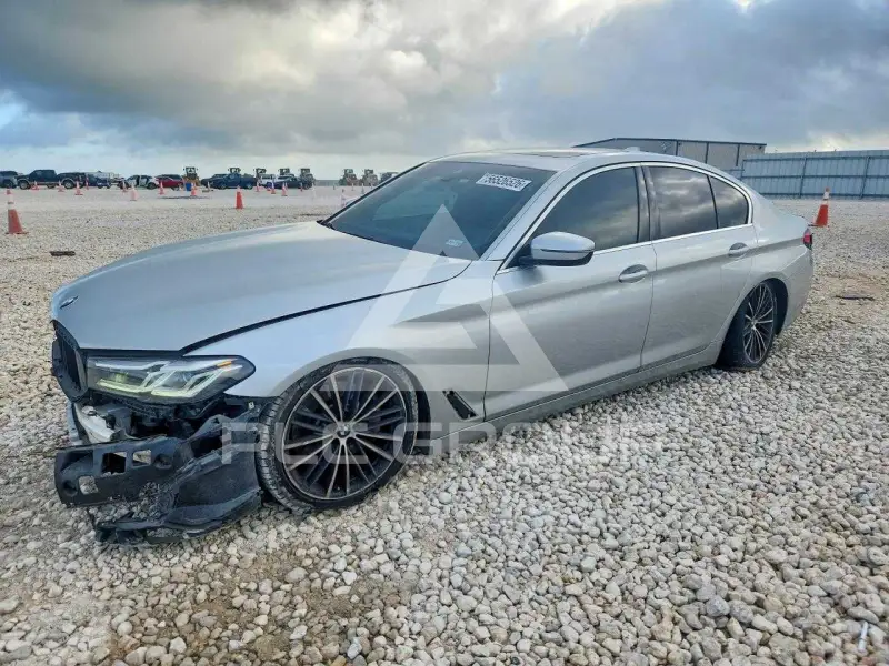 2021 BMW 530 фото