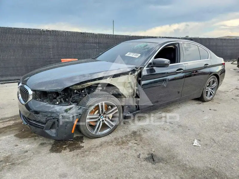 2021 BMW 530 photo