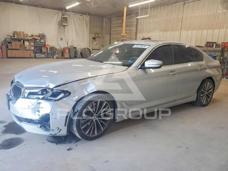2021 BMW 530 фото