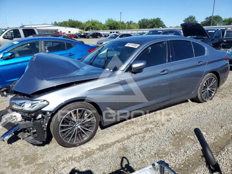 2021 BMW 530 фото