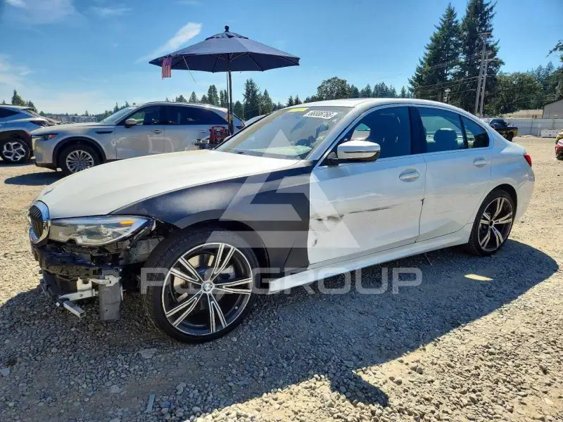 2021 BMW 330 photo