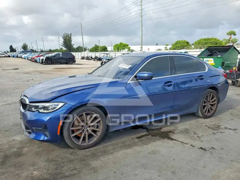 2021 BMW 330 photo