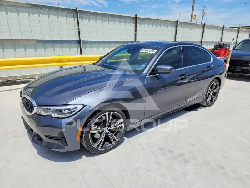 2021 BMW 330 photo