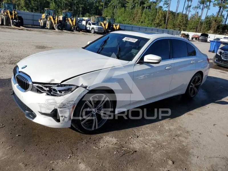 2021 BMW 330 photo