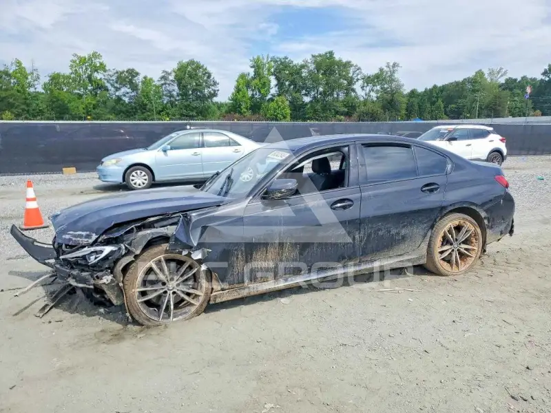 2021 BMW 330 photo