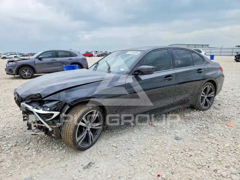 2021 BMW 330 photo