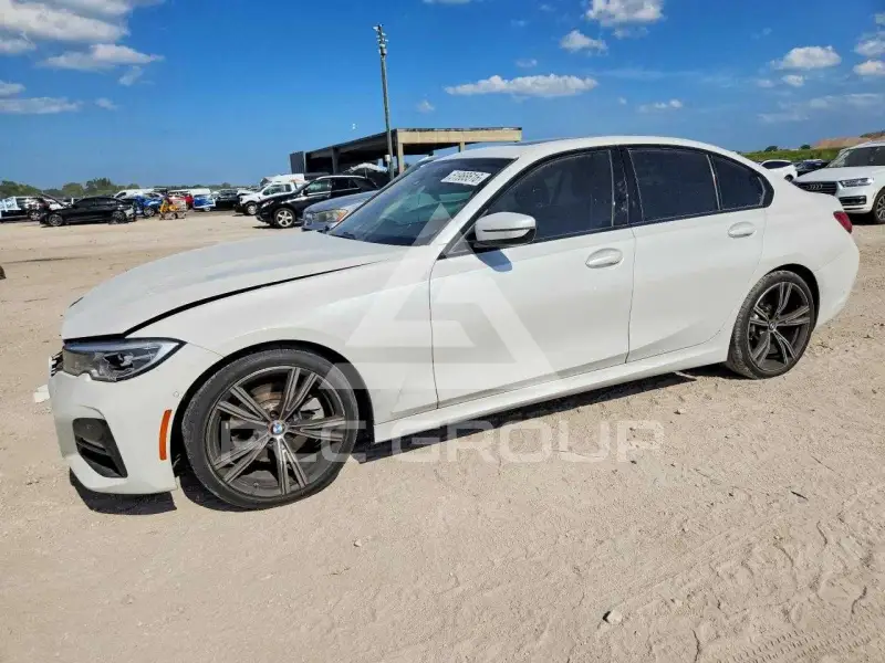 2021 BMW 330 photo