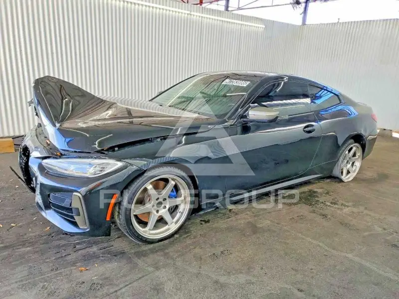 2021 BMW M4 фото