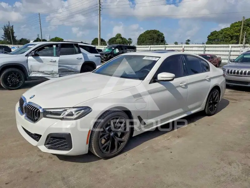 2021 BMW 530 фото