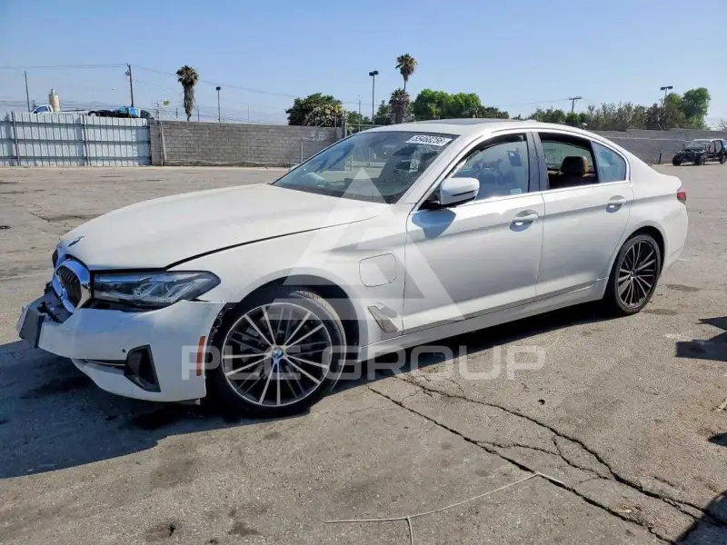 2021 BMW 530 фото