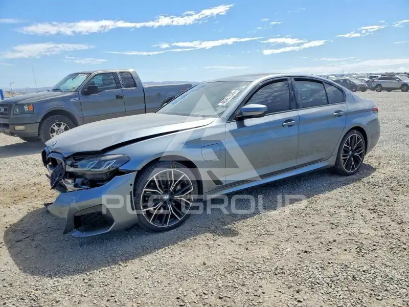 2021 BMW 530 фото