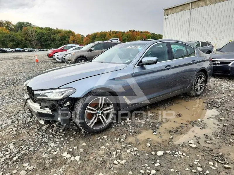 2021 BMW 540 фото