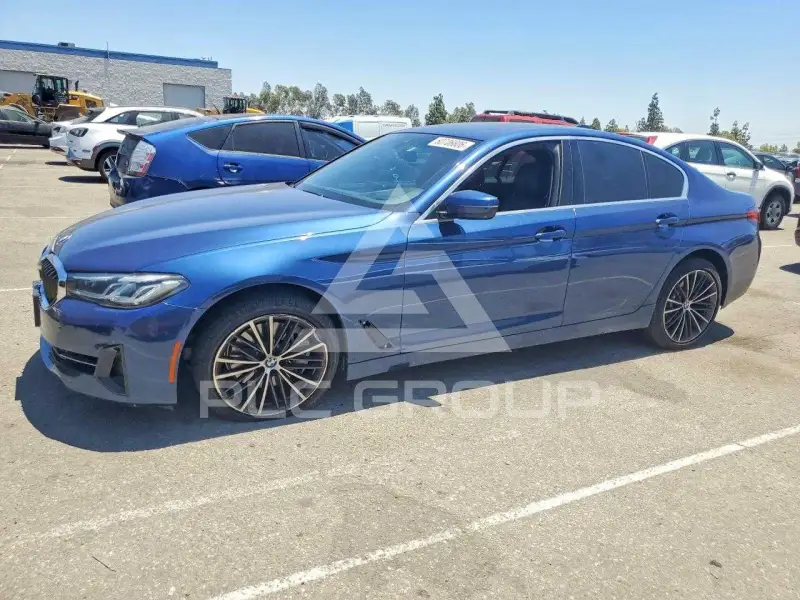 2021 BMW 540 фото