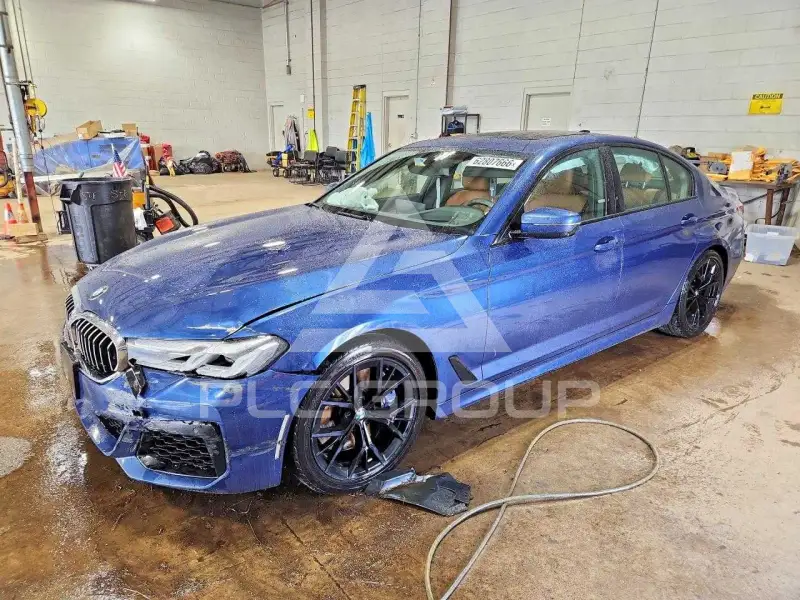 2021 BMW 540 фото