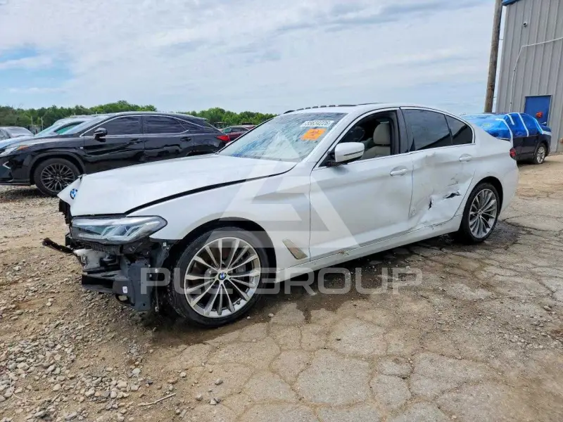 2021 BMW 540 фото