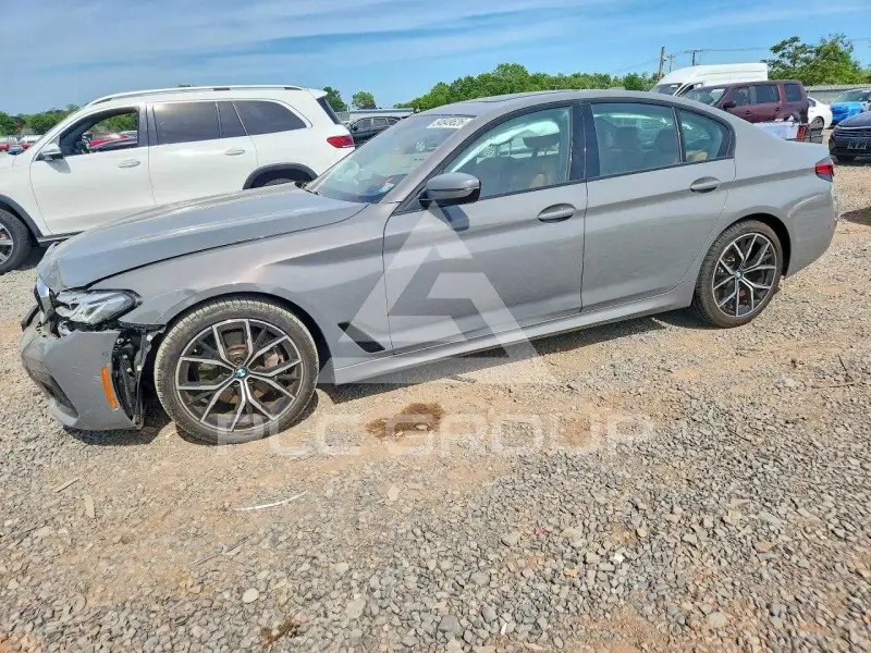2021 BMW 540 фото