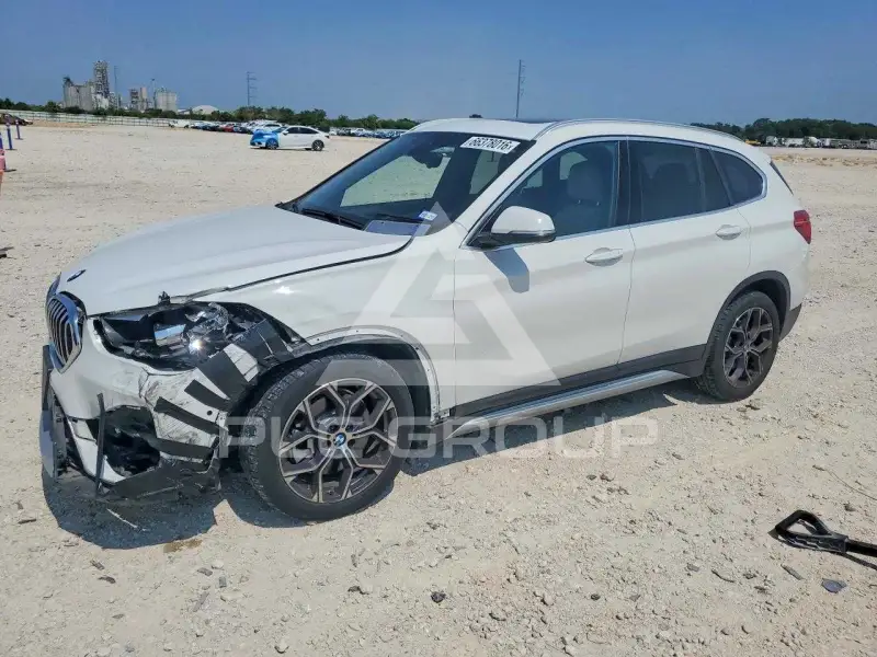 2021 BMW X1 photo
