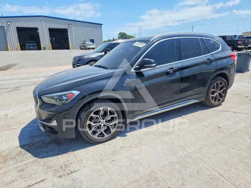 2021 BMW X1 photo