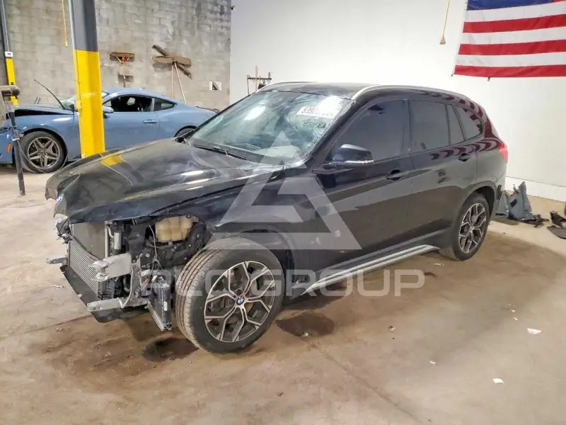 2021 BMW X1 фото