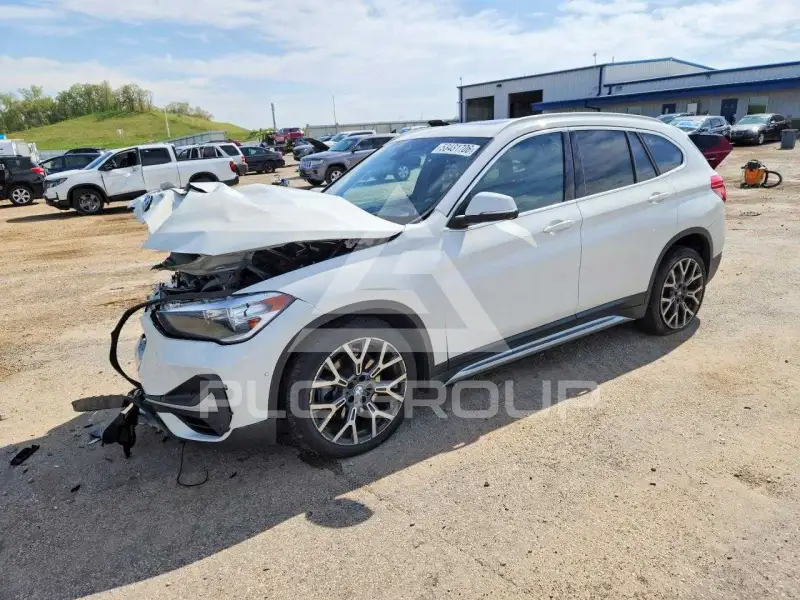2021 BMW X1 фото