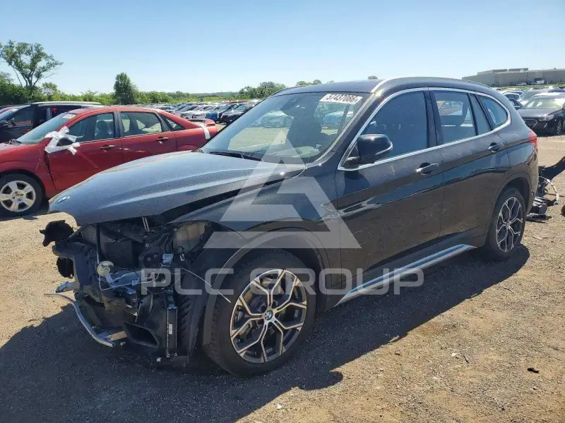 2021 BMW X1 фото