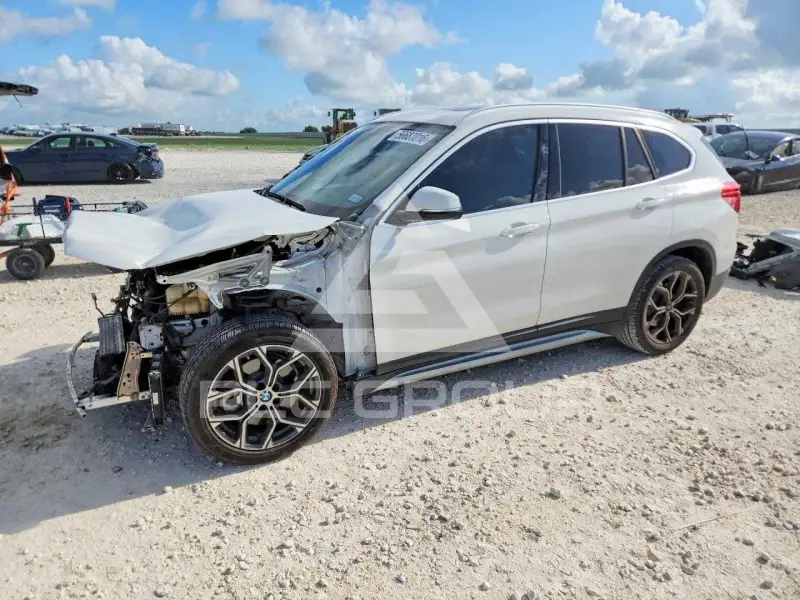 2021 BMW X1 фото