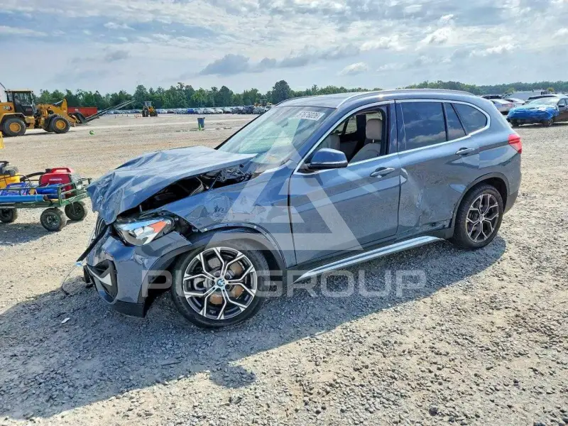 2021 BMW X1 фото