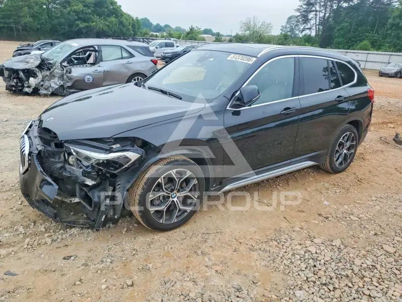2021 BMW X1 photo