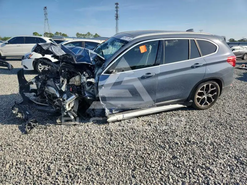 2021 BMW X1 фото