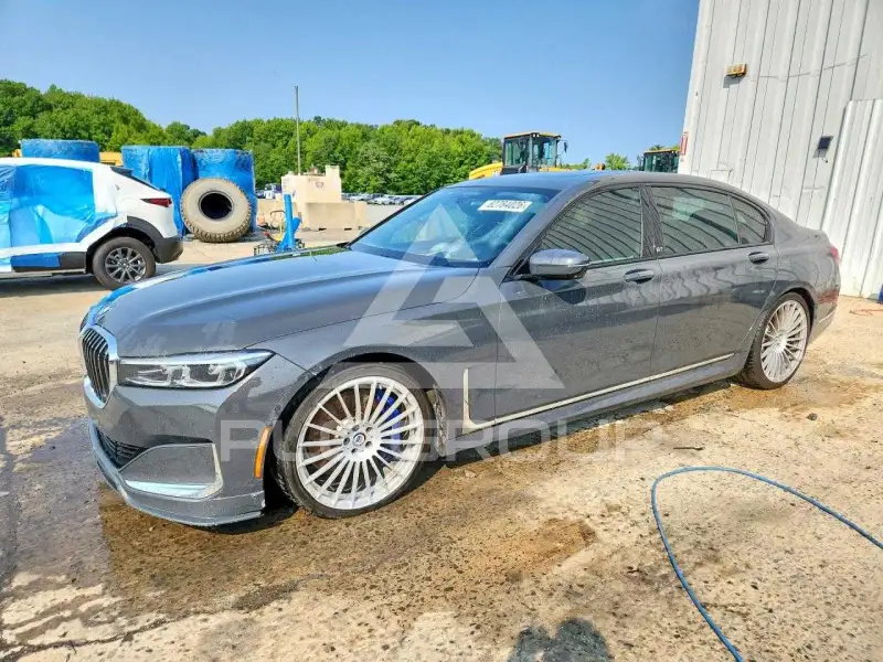 2021 BMW 750 photo