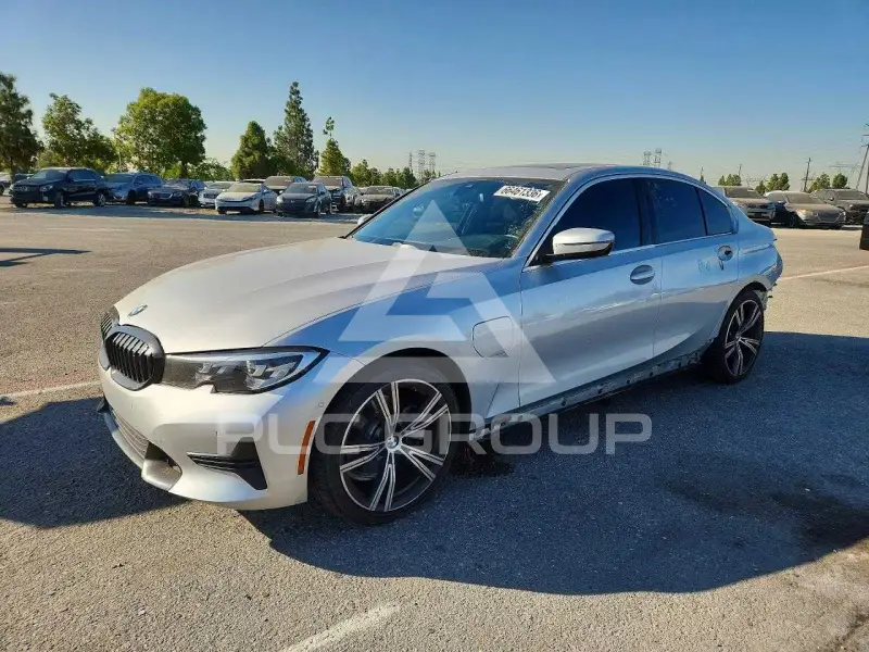 2021 BMW 330 photo
