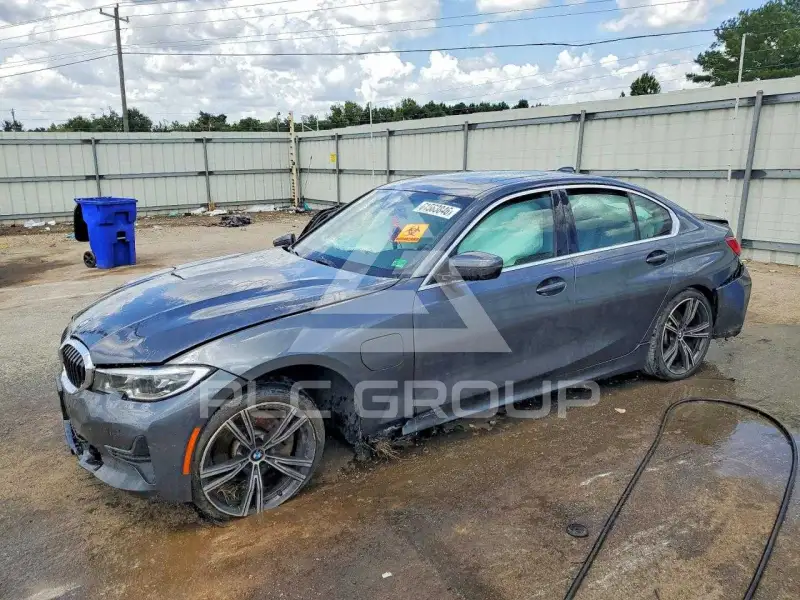2021 BMW 330 фото