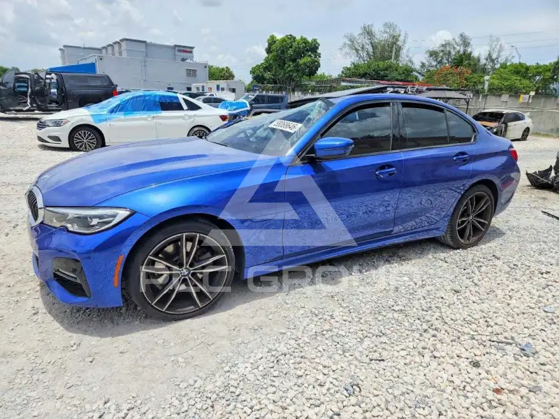 2021 BMW 330 photo