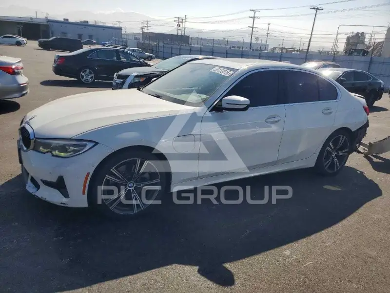 2021 BMW 330 фото