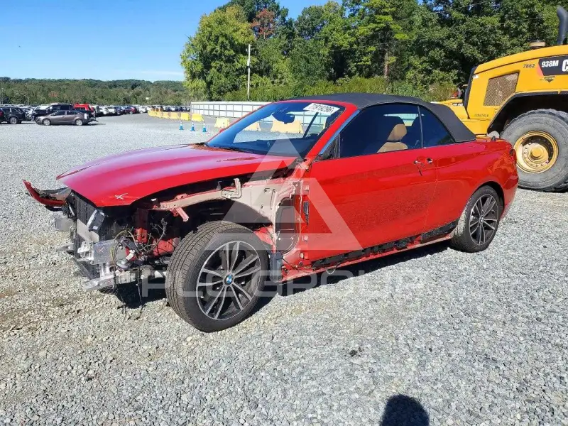 2021 BMW 230 фото