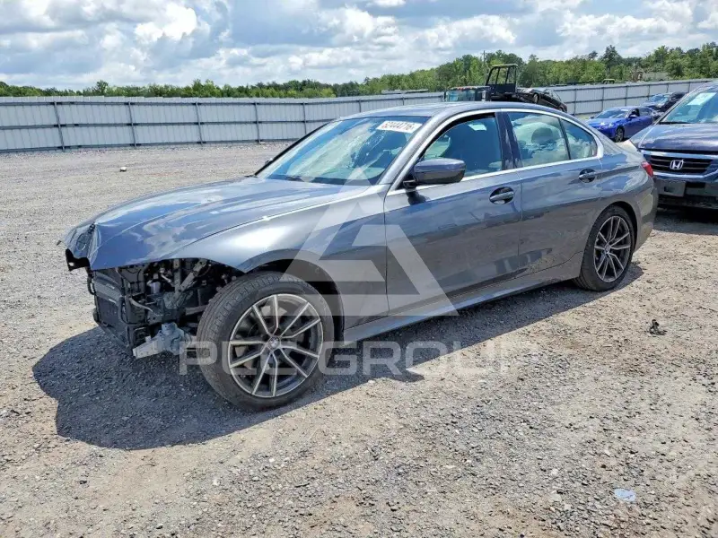 2021 BMW 330 photo
