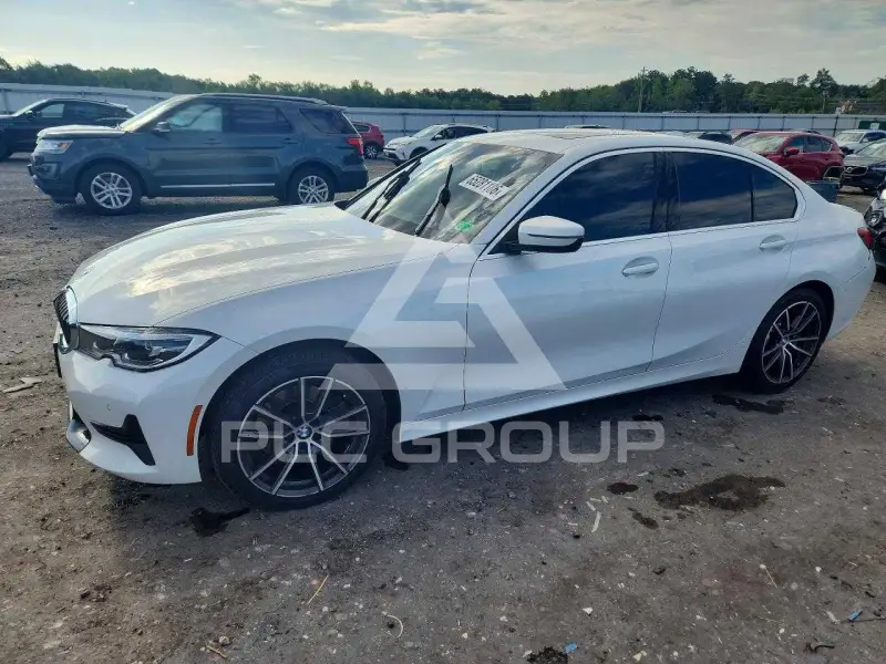 2021 BMW 330 photo