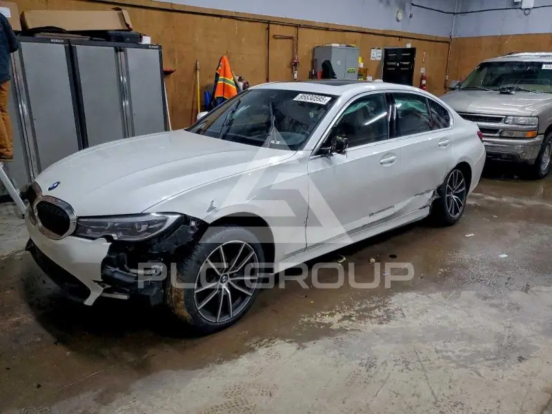 2021 BMW 330 photo