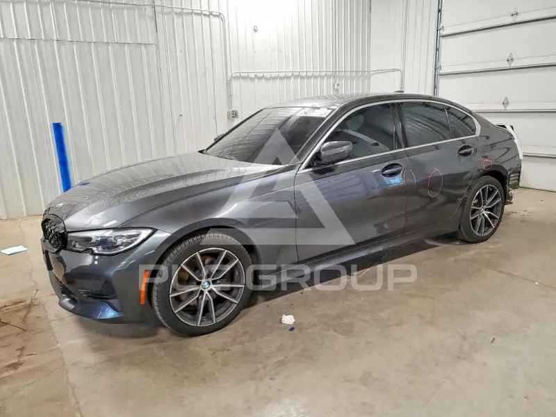 2021 BMW 330 photo