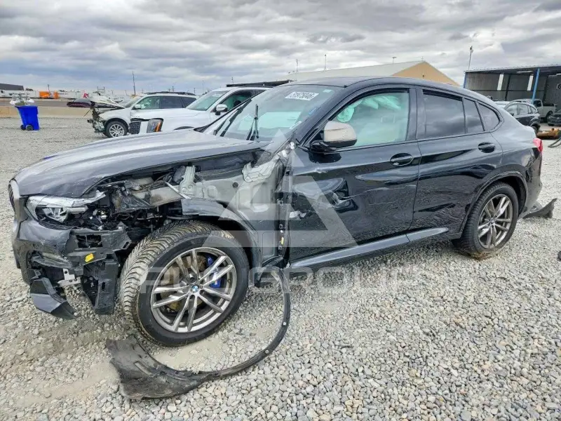2021 BMW X4 photo