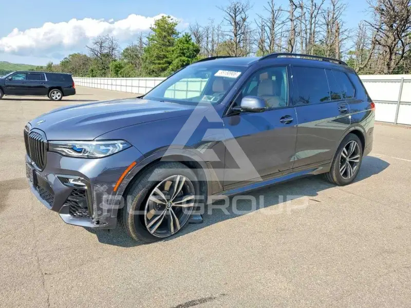 2021 BMW X7 photo