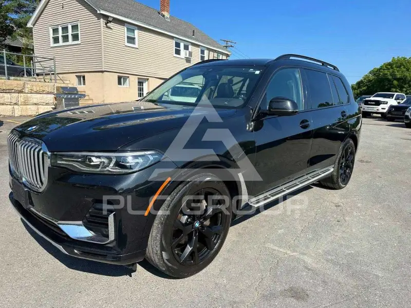 2021 BMW X7 фото