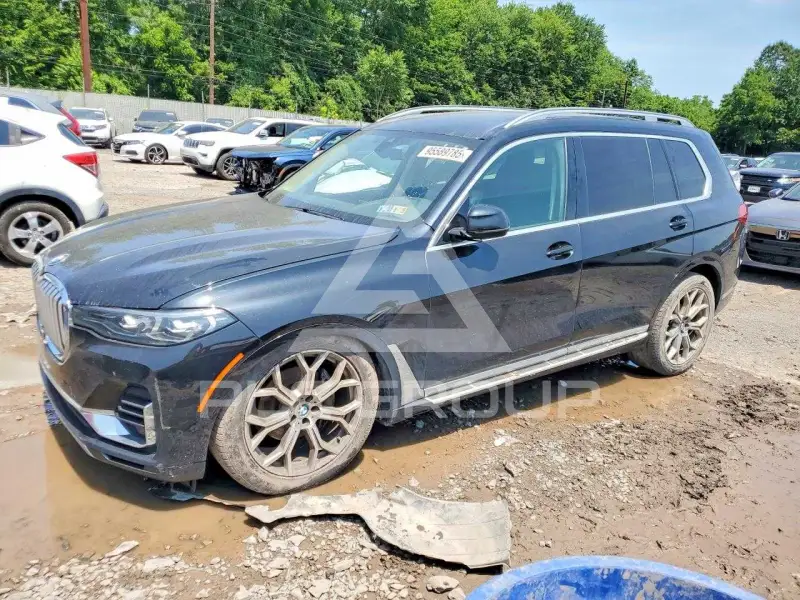 2021 BMW X7 фото