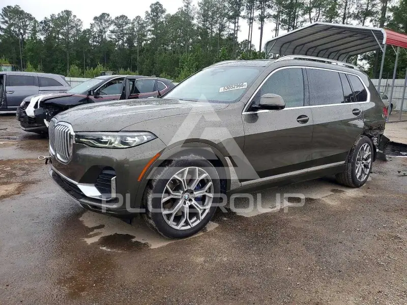 2021 BMW X7 photo