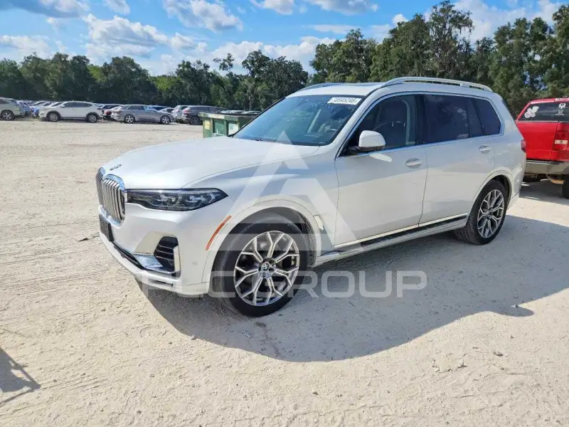 2021 BMW X7 фото
