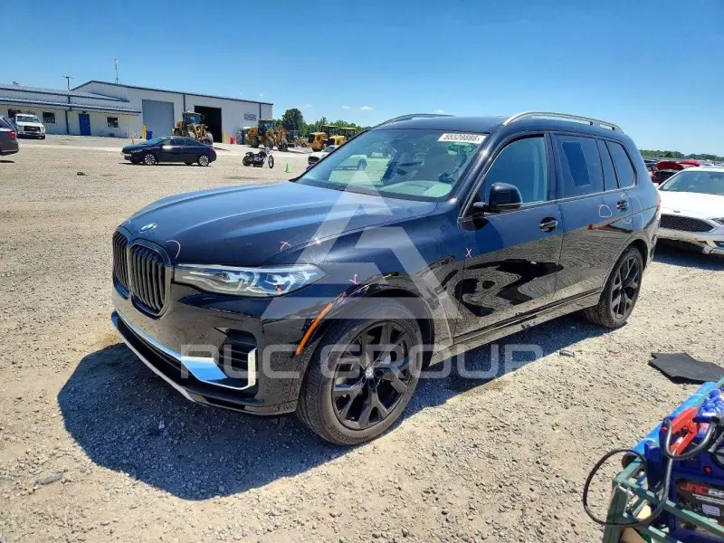2021 BMW X7 фото