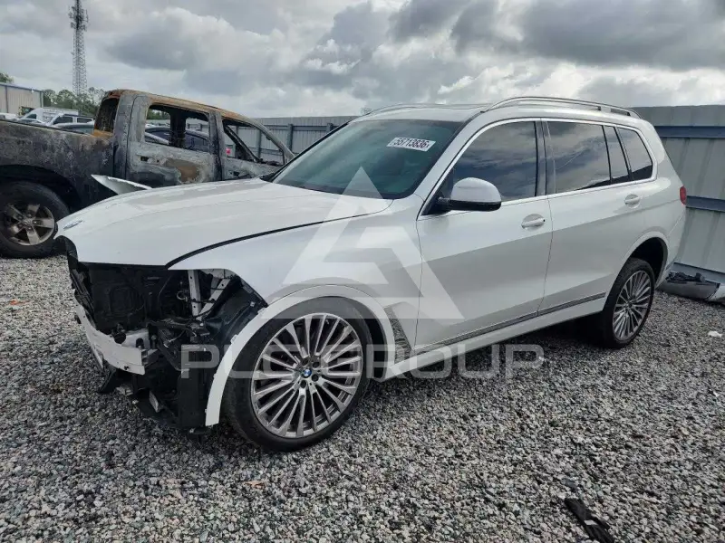 2021 BMW X7 фото