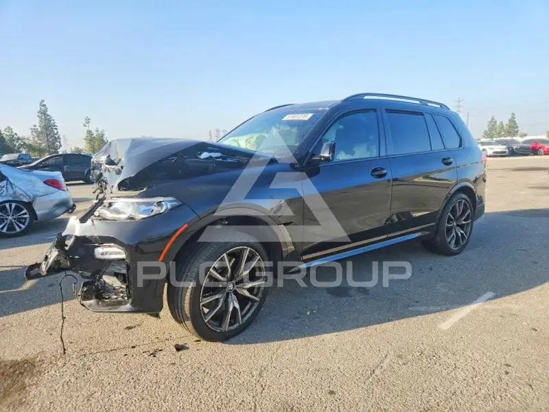 2021 BMW X7 photo